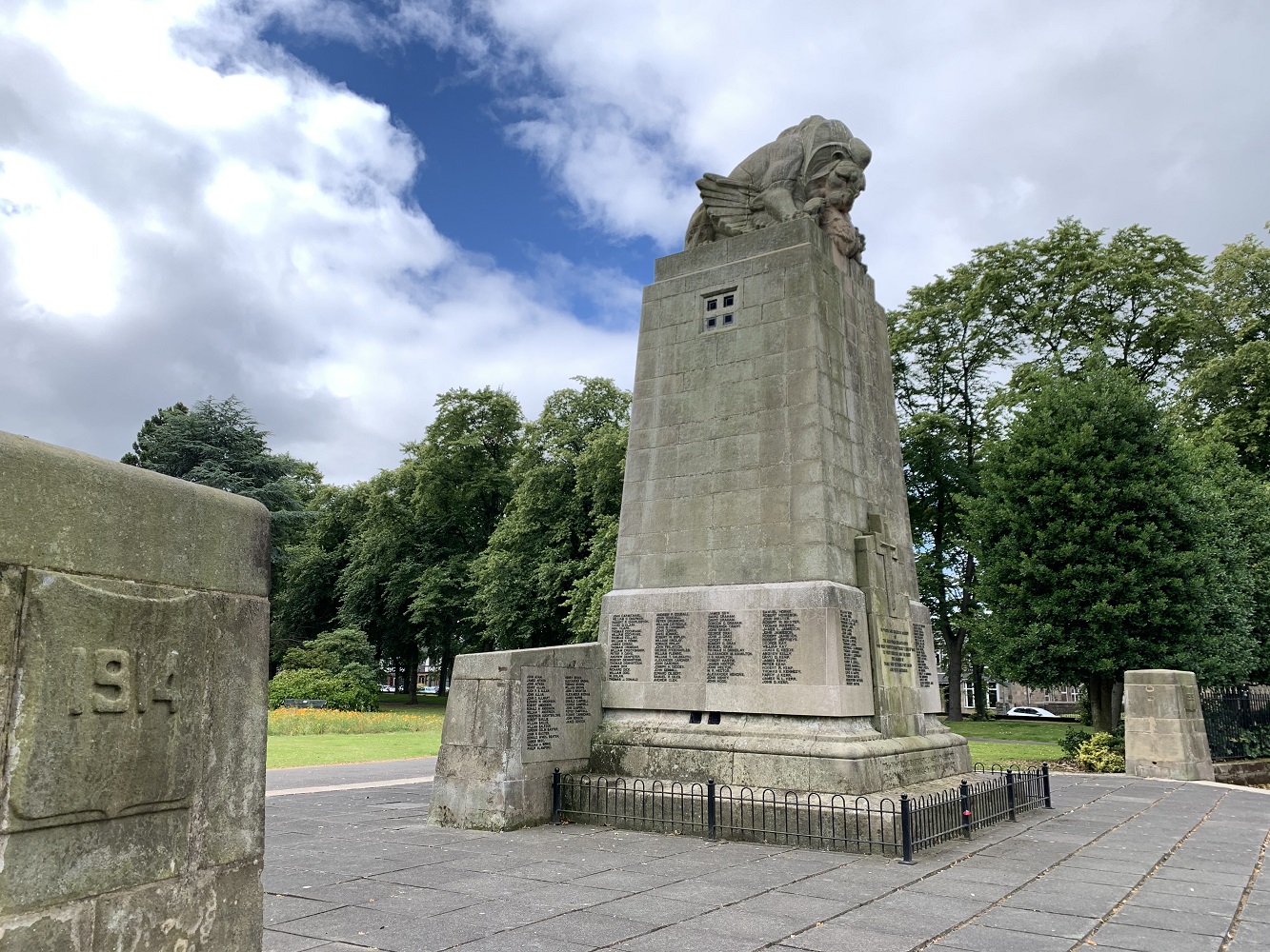 Grangemouth War Memorial 
